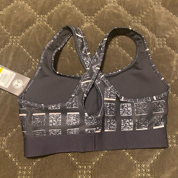 Women’s Under Armour sports bra sz Md - Picture 2 of 2